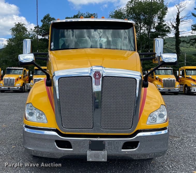 image for item DL3862 2019 Kenworth T680  semi truck