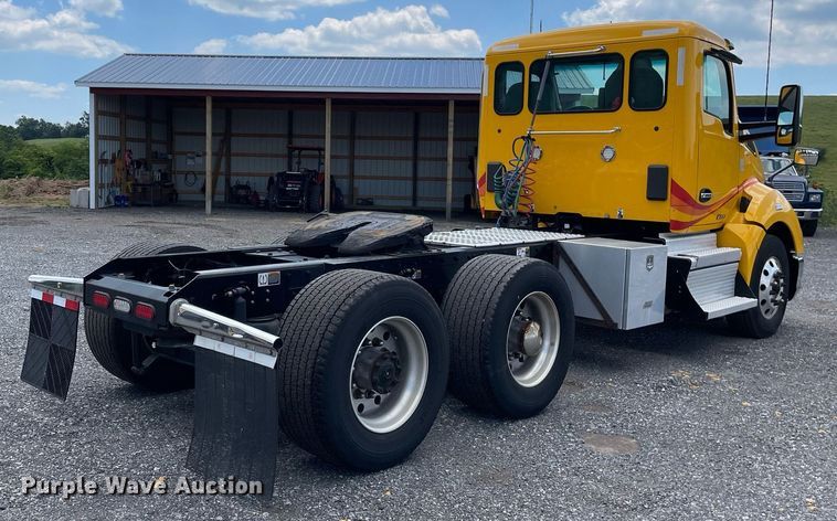 image for item DL3862 2019 Kenworth T680  semi truck