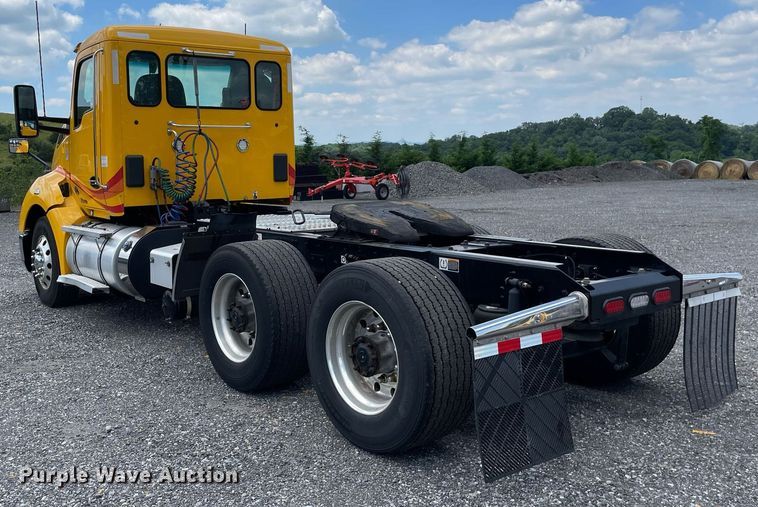 image for item DL3862 2019 Kenworth T680  semi truck