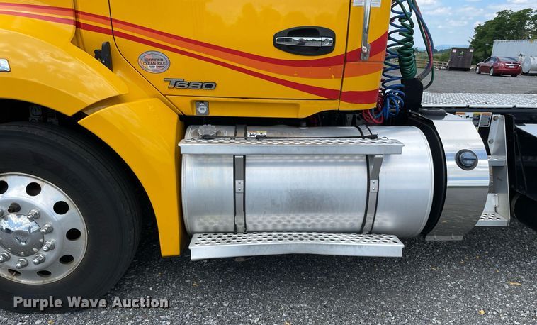 image for item DL3862 2019 Kenworth T680  semi truck