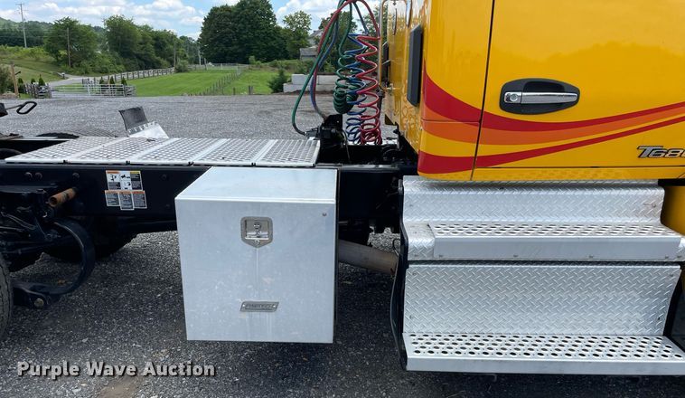 image for item DL3862 2019 Kenworth T680  semi truck