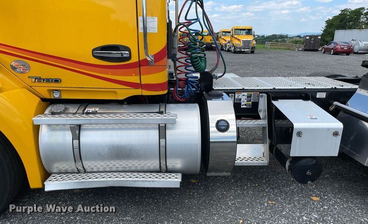 image for item DL3862 2019 Kenworth T680  semi truck