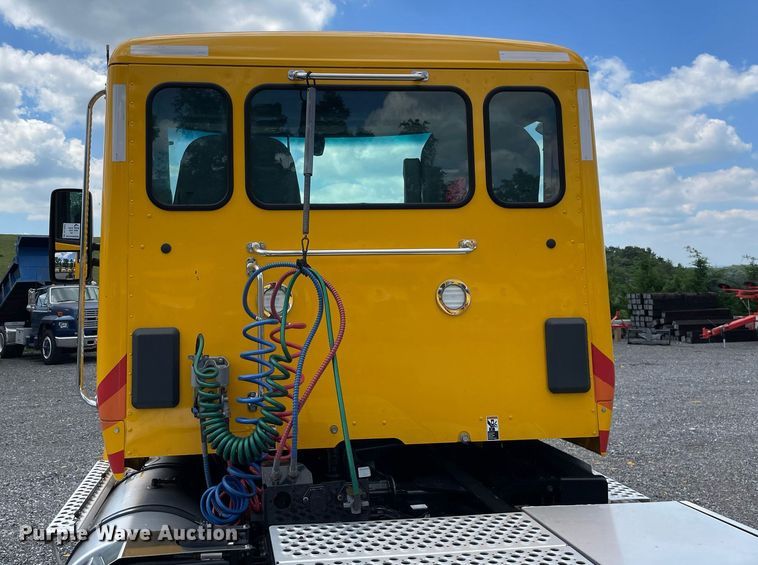 image for item DL3862 2019 Kenworth T680  semi truck