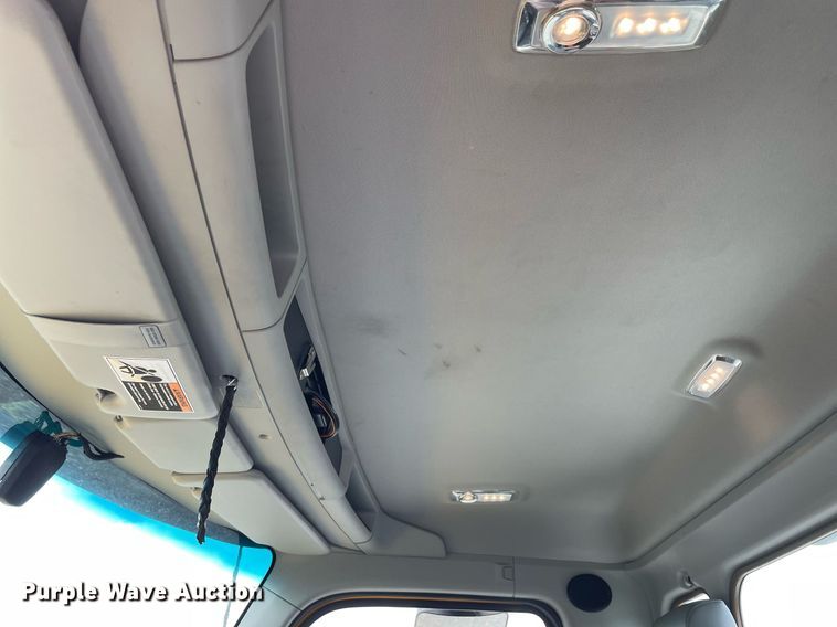 image for item DL3862 2019 Kenworth T680  semi truck