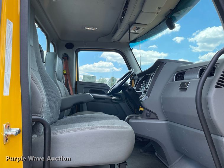 image for item DL3862 2019 Kenworth T680  semi truck