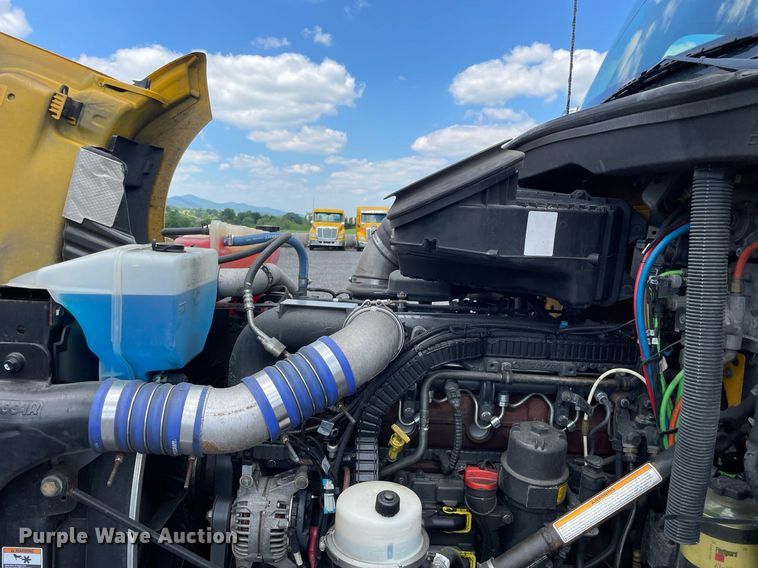 image for item DL3862 2019 Kenworth T680  semi truck