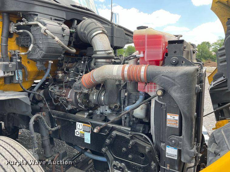 image for item DL3862 2019 Kenworth T680  semi truck