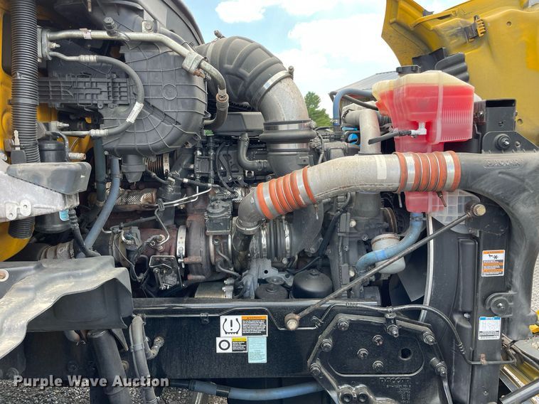 image for item DL3862 2019 Kenworth T680  semi truck