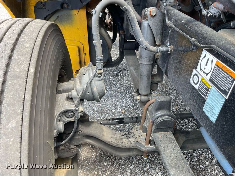 image for item DL3862 2019 Kenworth T680  semi truck