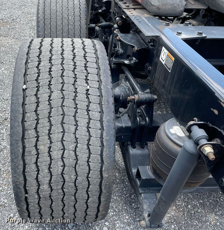 image for item DL3862 2019 Kenworth T680  semi truck