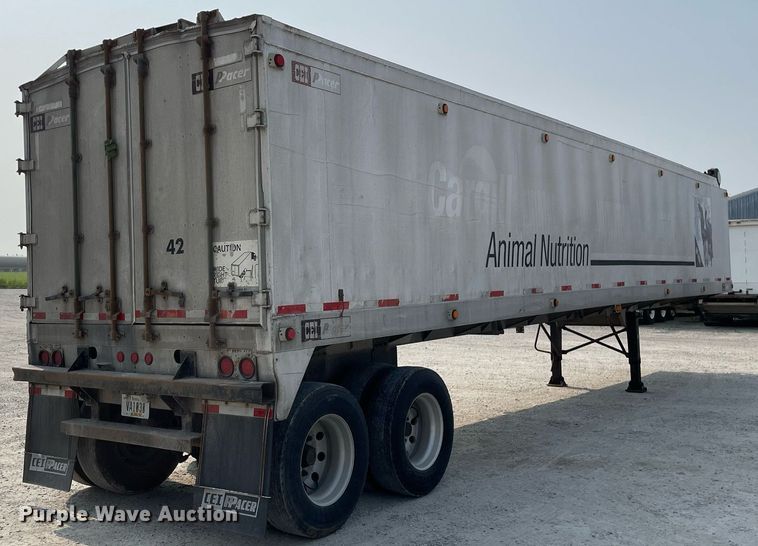 image for item DL3863 1993 CEI Pacer  feed delivery trailer