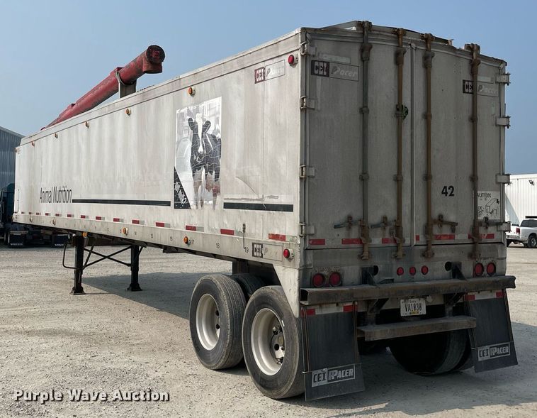 image for item DL3863 1993 CEI Pacer  feed delivery trailer