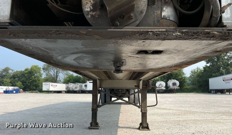 image for item DL3863 1993 CEI Pacer  feed delivery trailer