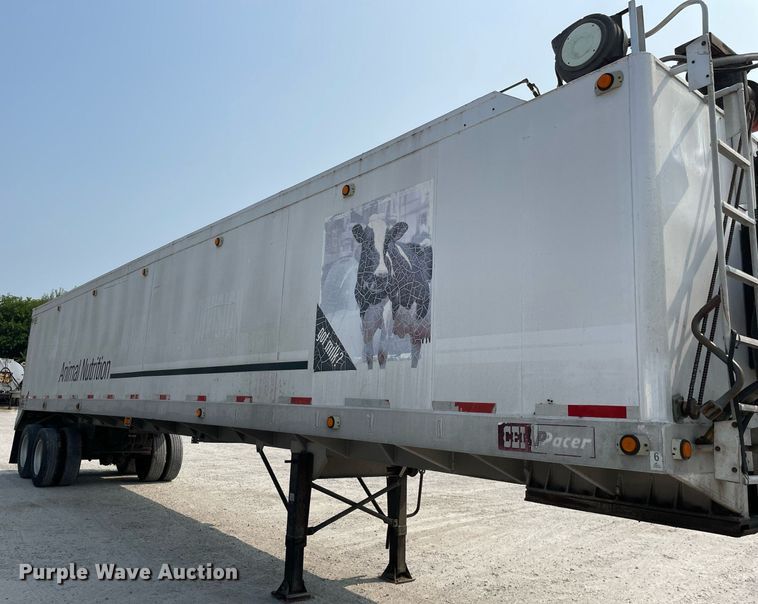 image for item DL3863 1993 CEI Pacer  feed delivery trailer