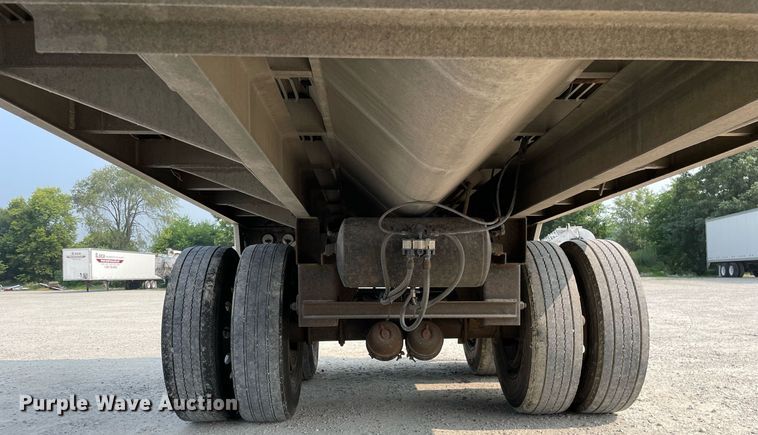 image for item DL3863 1993 CEI Pacer  feed delivery trailer