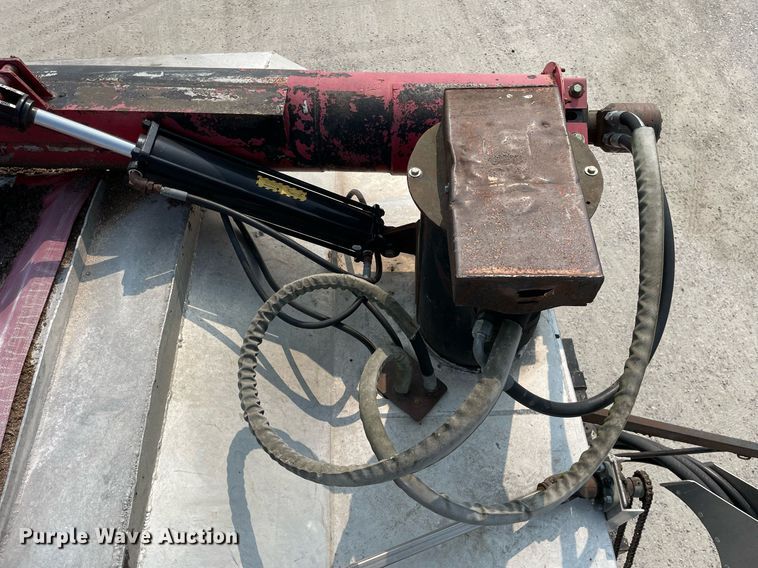 image for item DL3863 1993 CEI Pacer  feed delivery trailer