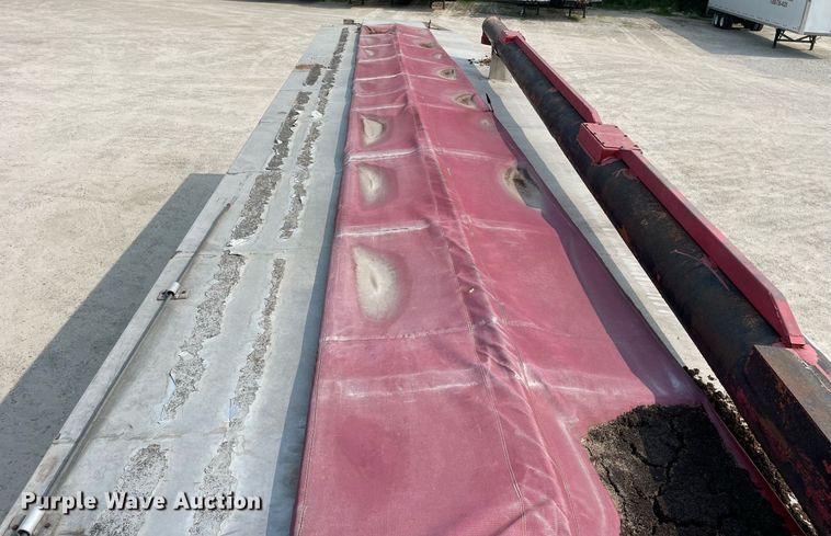 image for item DL3863 1993 CEI Pacer  feed delivery trailer