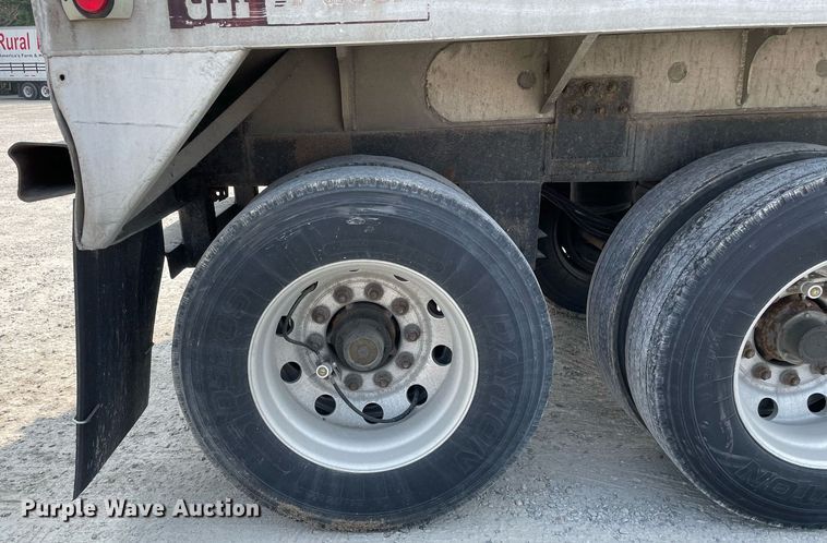 image for item DL3863 1993 CEI Pacer  feed delivery trailer