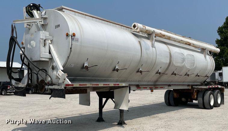 image for item DL3864 1999 Warren  feed delivery trailer