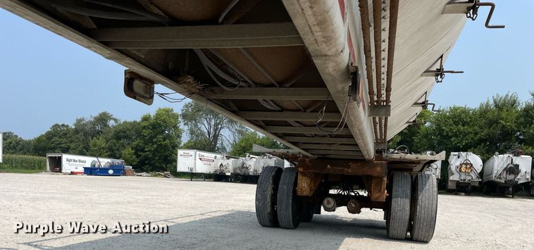 image for item DL3864 1999 Warren  feed delivery trailer