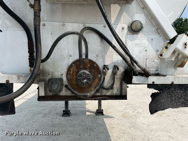 image for item DL3864 1999 Warren  feed delivery trailer