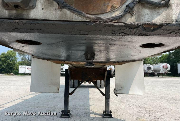 image for item DL3864 1999 Warren  feed delivery trailer