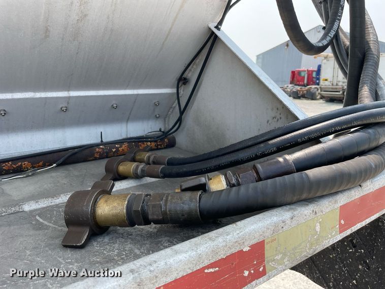 image for item DL3864 1999 Warren  feed delivery trailer