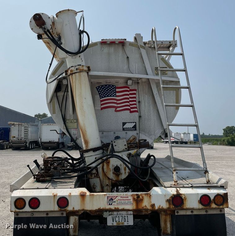 image for item DL3864 1999 Warren  feed delivery trailer