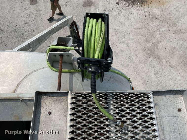 image for item DL3864 1999 Warren  feed delivery trailer