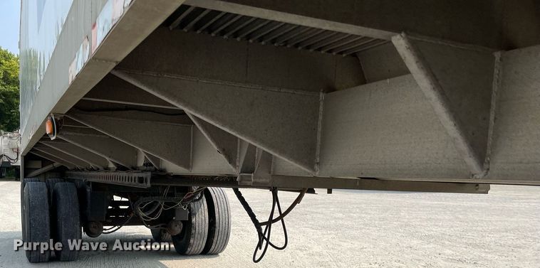 image for item DL3866 2003 CEI Pacer AT65  feed delivery trailer