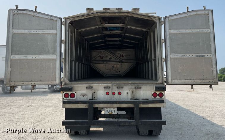 image for item DL3866 2003 CEI Pacer AT65  feed delivery trailer