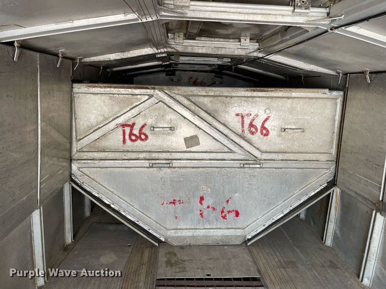 image for item DL3866 2003 CEI Pacer AT65  feed delivery trailer