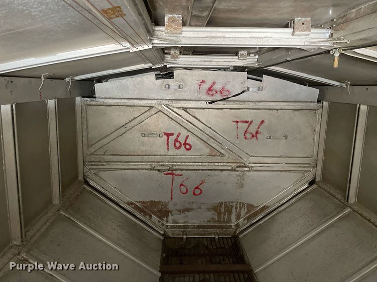 image for item DL3866 2003 CEI Pacer AT65  feed delivery trailer