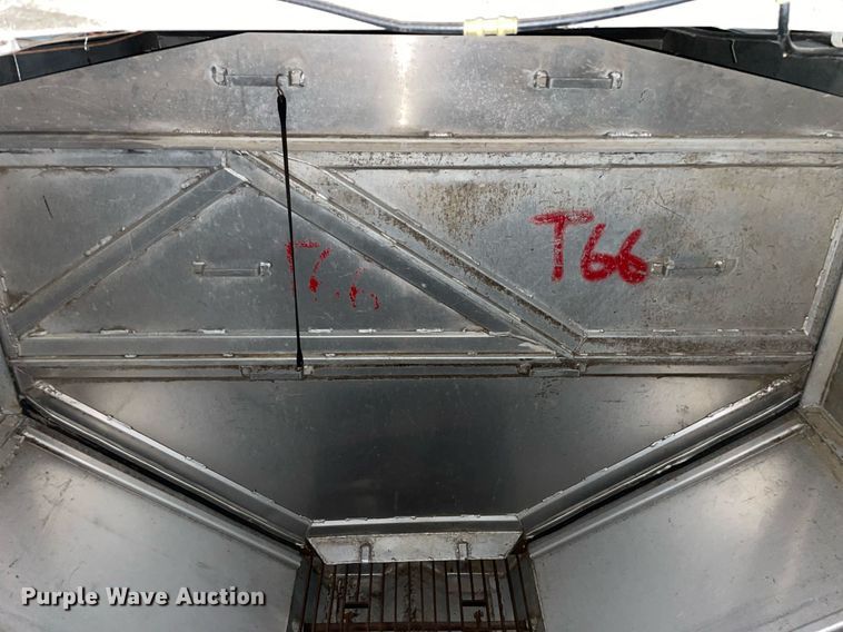 image for item DL3866 2003 CEI Pacer AT65  feed delivery trailer