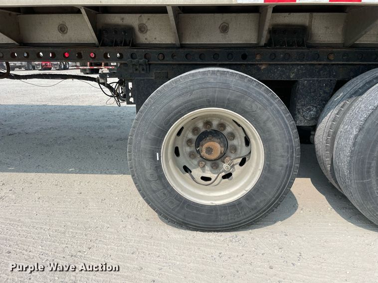 image for item DL3866 2003 CEI Pacer AT65  feed delivery trailer