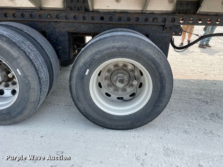 image for item DL3866 2003 CEI Pacer AT65  feed delivery trailer