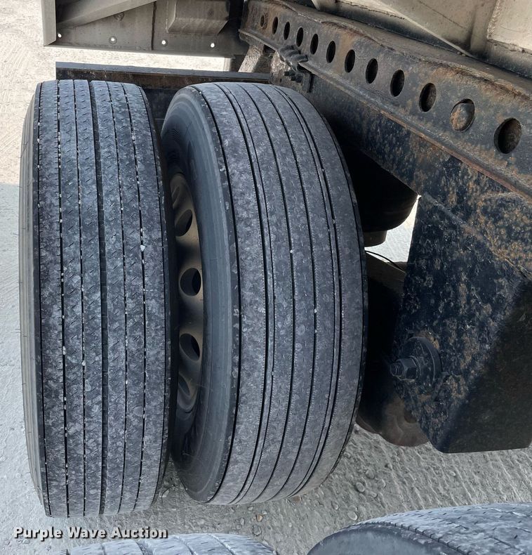 image for item DL3866 2003 CEI Pacer AT65  feed delivery trailer