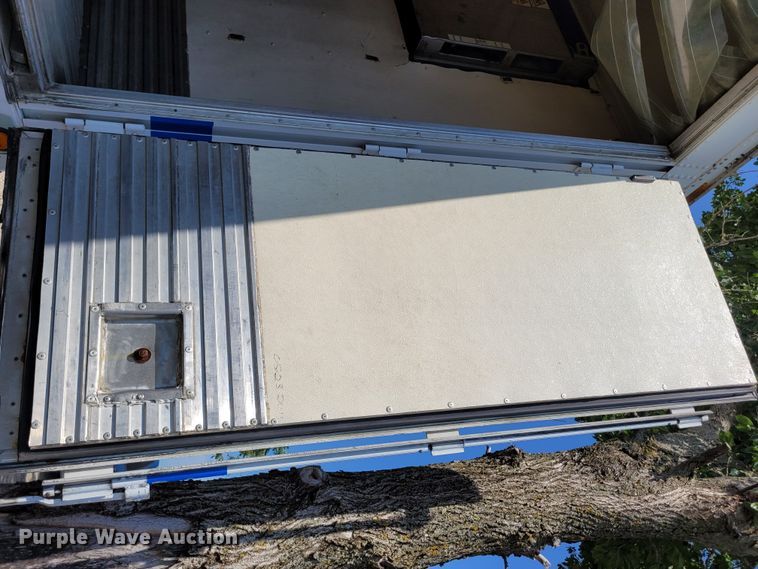 image for item DN8535 2001 Trailmobile  refrigerated van trailer