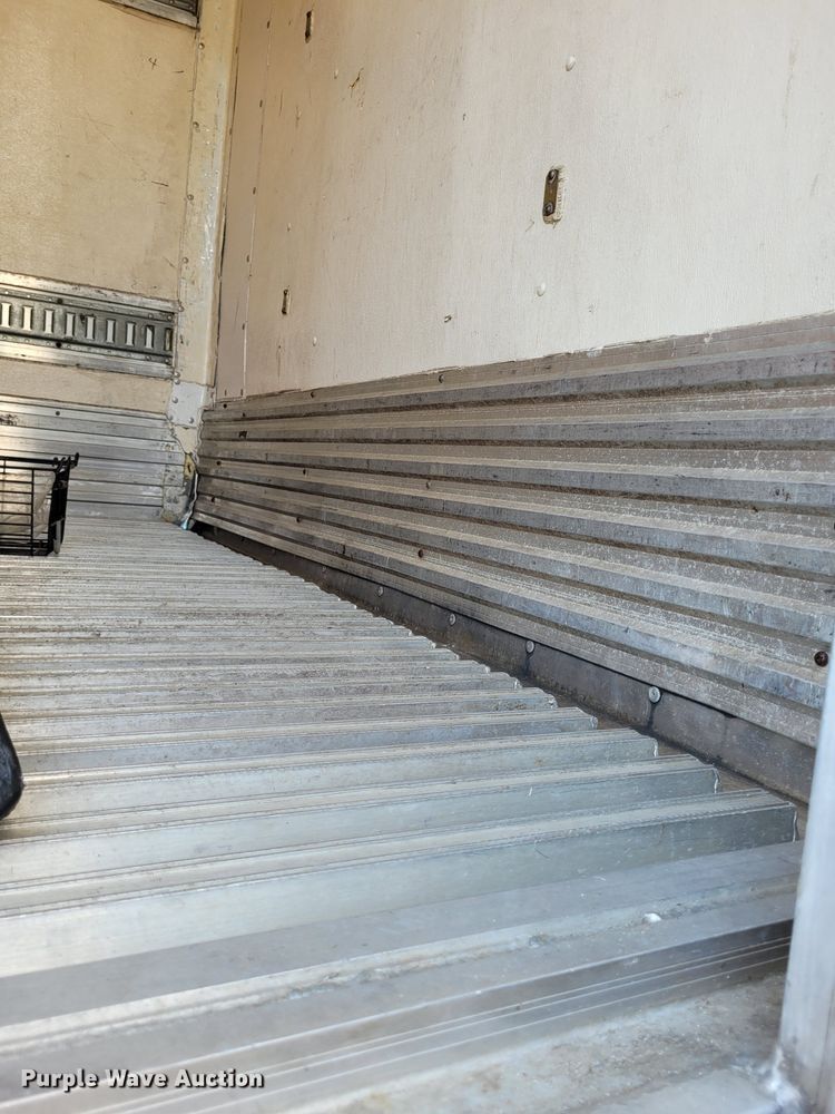 image for item DN8535 2001 Trailmobile  refrigerated van trailer