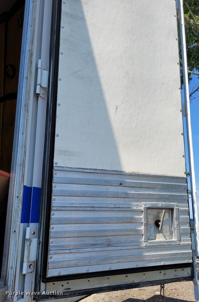 image for item DN8535 2001 Trailmobile  refrigerated van trailer