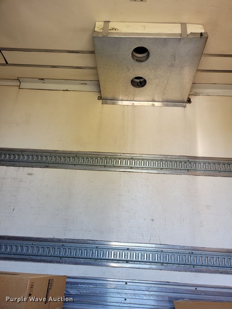 image for item DN8535 2001 Trailmobile  refrigerated van trailer