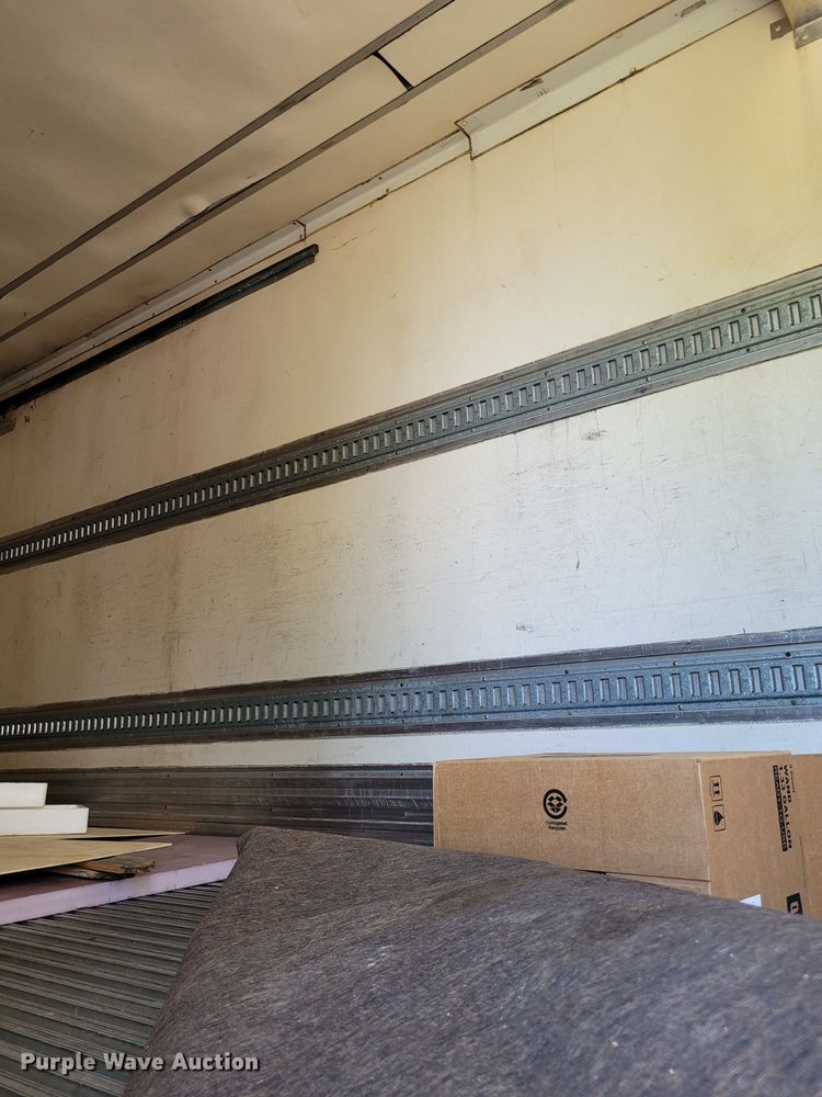 image for item DN8535 2001 Trailmobile  refrigerated van trailer