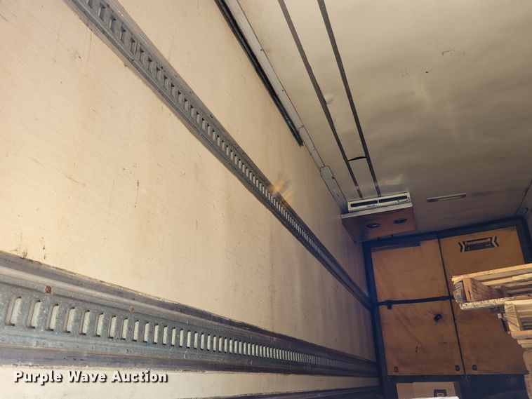 image for item DN8535 2001 Trailmobile  refrigerated van trailer