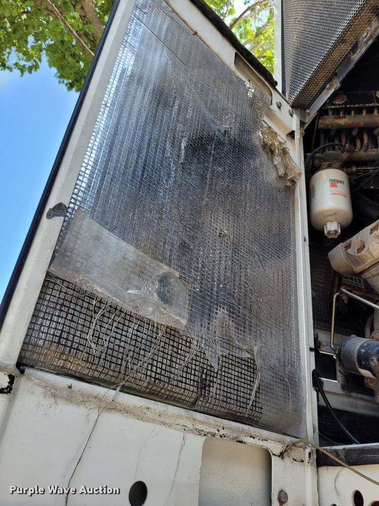 image for item DN8535 2001 Trailmobile  refrigerated van trailer