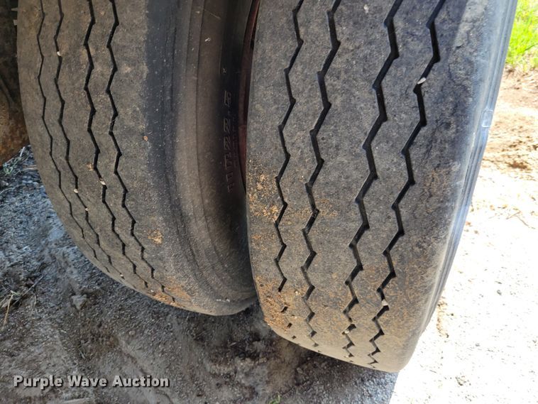 image for item DN8535 2001 Trailmobile  refrigerated van trailer