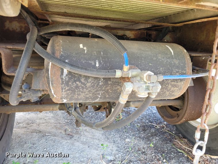 image for item DN8535 2001 Trailmobile  refrigerated van trailer