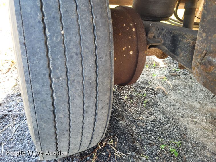 image for item DN8535 2001 Trailmobile  refrigerated van trailer