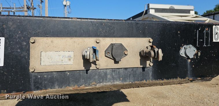 image for item DN8620 2012 Transcraft TL2000  flatbed trailer