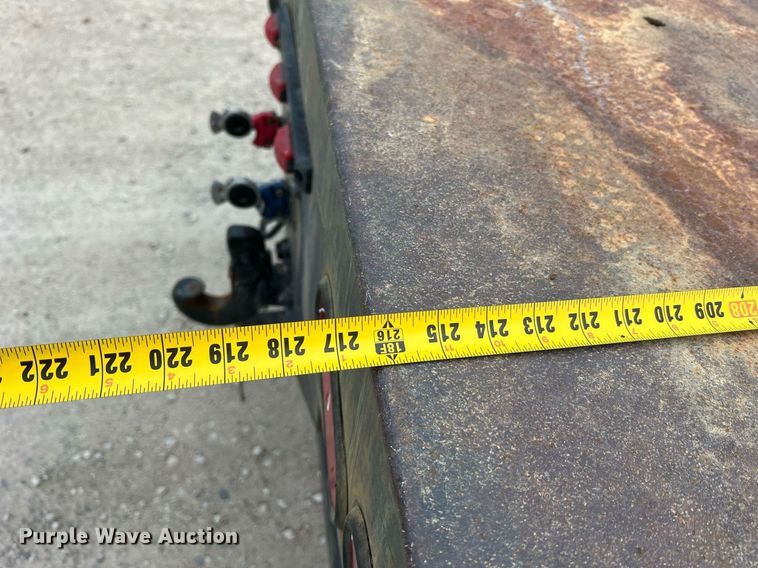 image for item DO2190 2003 International 8100  flatbed truck