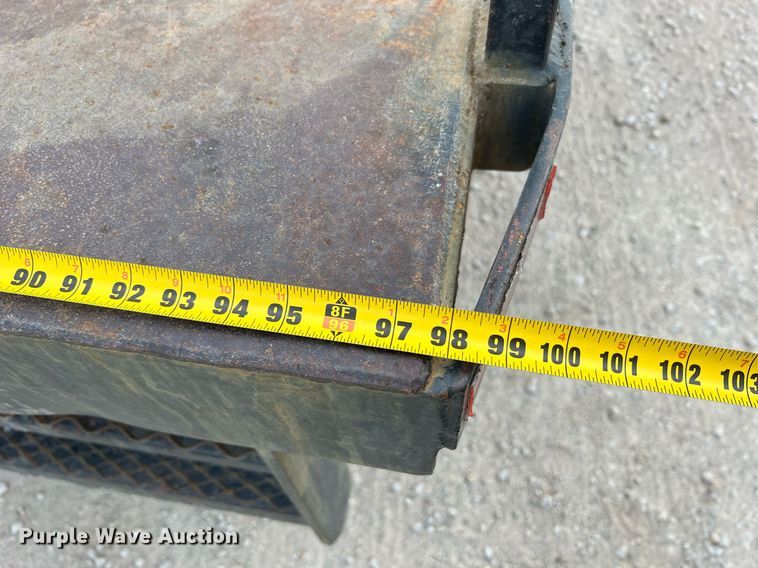 image for item DO2190 2003 International 8100  flatbed truck